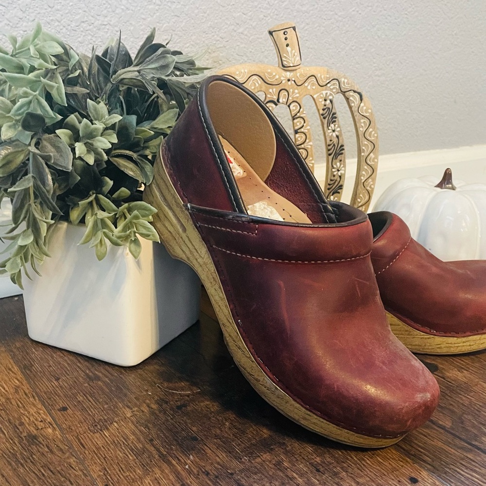 Dansko clogs size 37.
